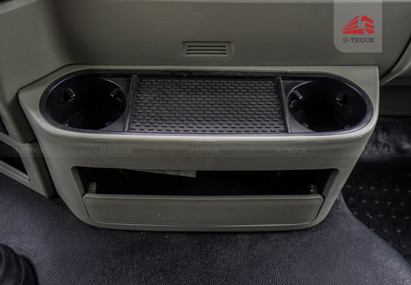 Xe tải thùng HOWO NX 4×2 thùng công pallet 3CH 9M8