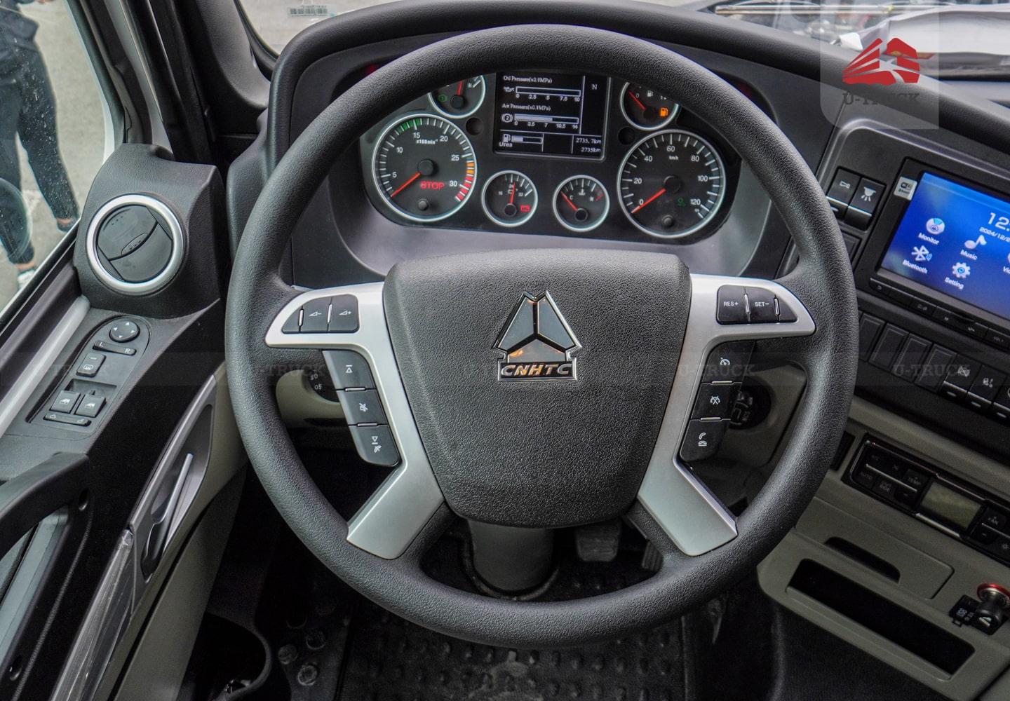 Xe tải thùng HOWO NX 4×2 thùng công pallet 3CH 9M8