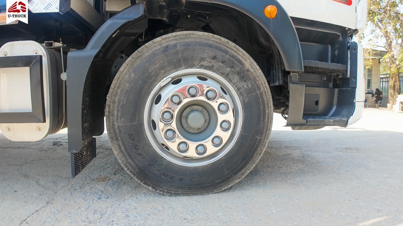 Xe tải HOWO TX 240 4×2 Khung mui 9M9 (NEW)