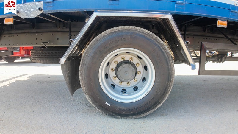 Xe tải HOWO TX 240 4×2 Khung mui 9M9 (NEW)