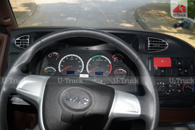 Xe tải JAC A5 4×2 thùng công 3CH 8m2