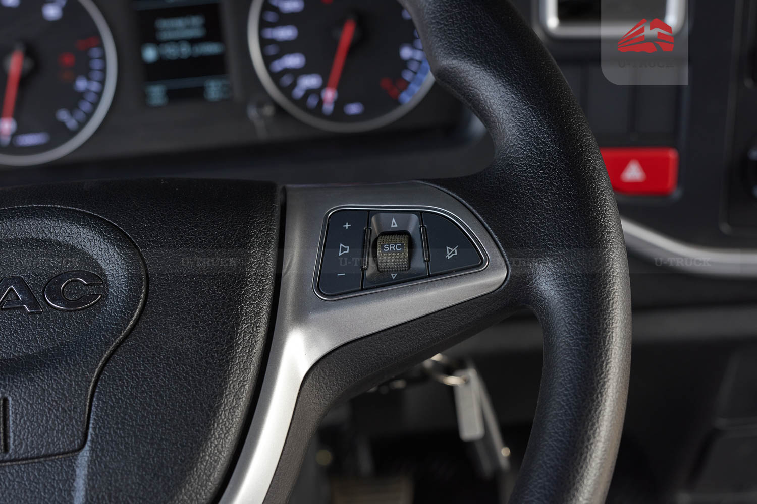 Xe tải JAC H250 E5 thùng bạt