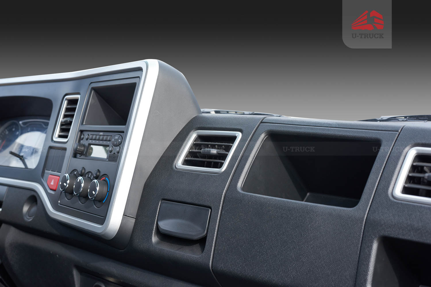 Xe tải JAC H360 E5 thùng trường lái