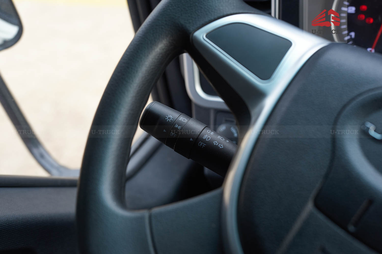 Xe tải JAC H360 E5 thùng trường lái