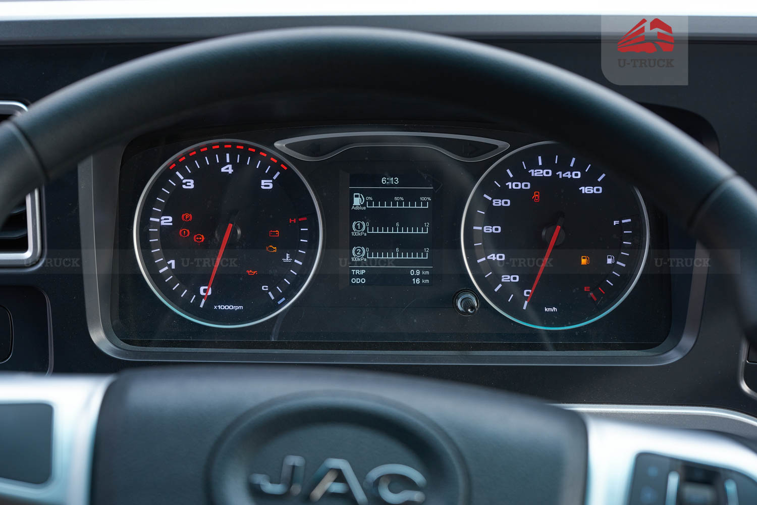 Xe tải JAC H360 E5 thùng trường lái