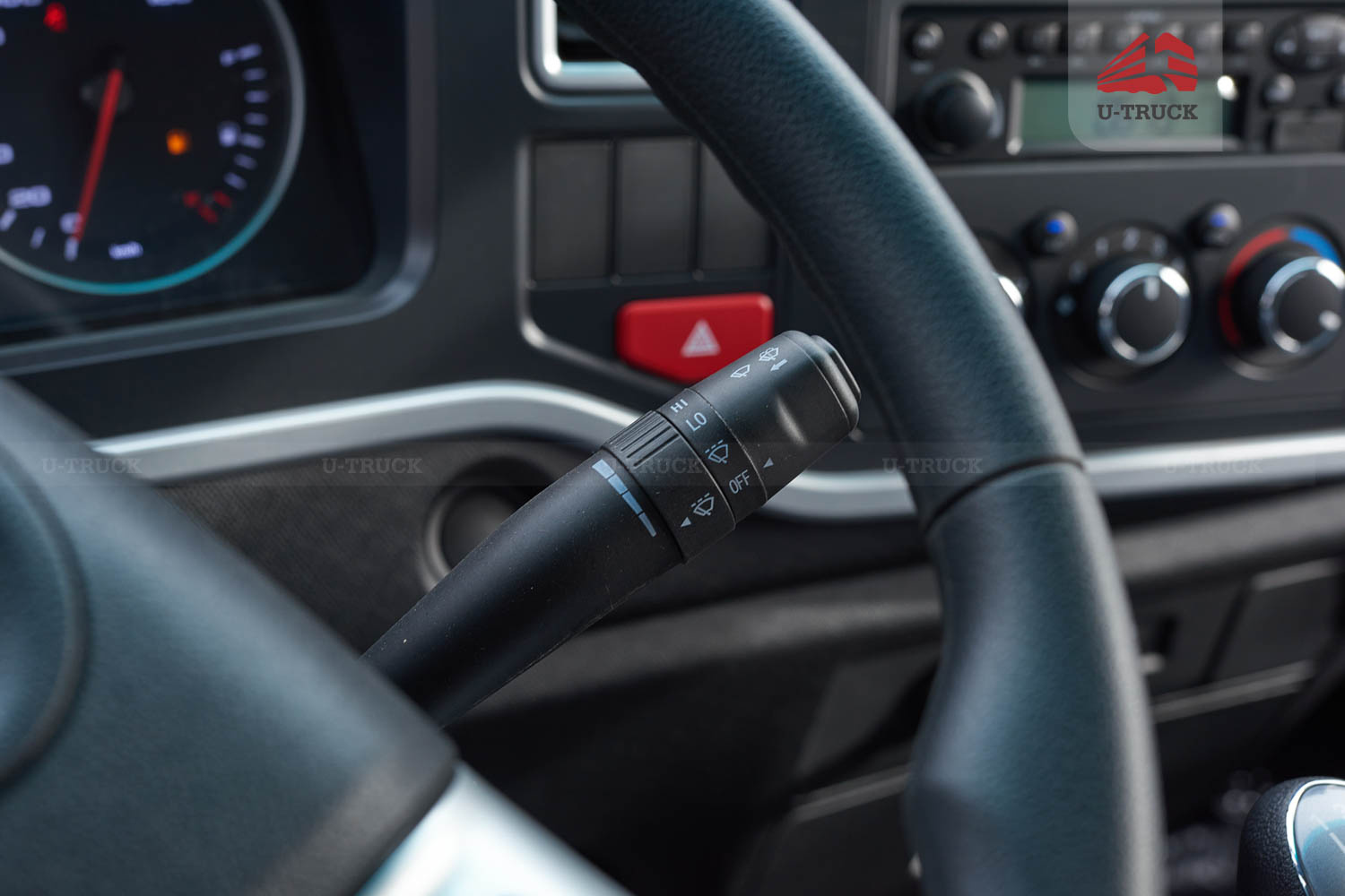 Xe tải JAC H360 E5 thùng trường lái