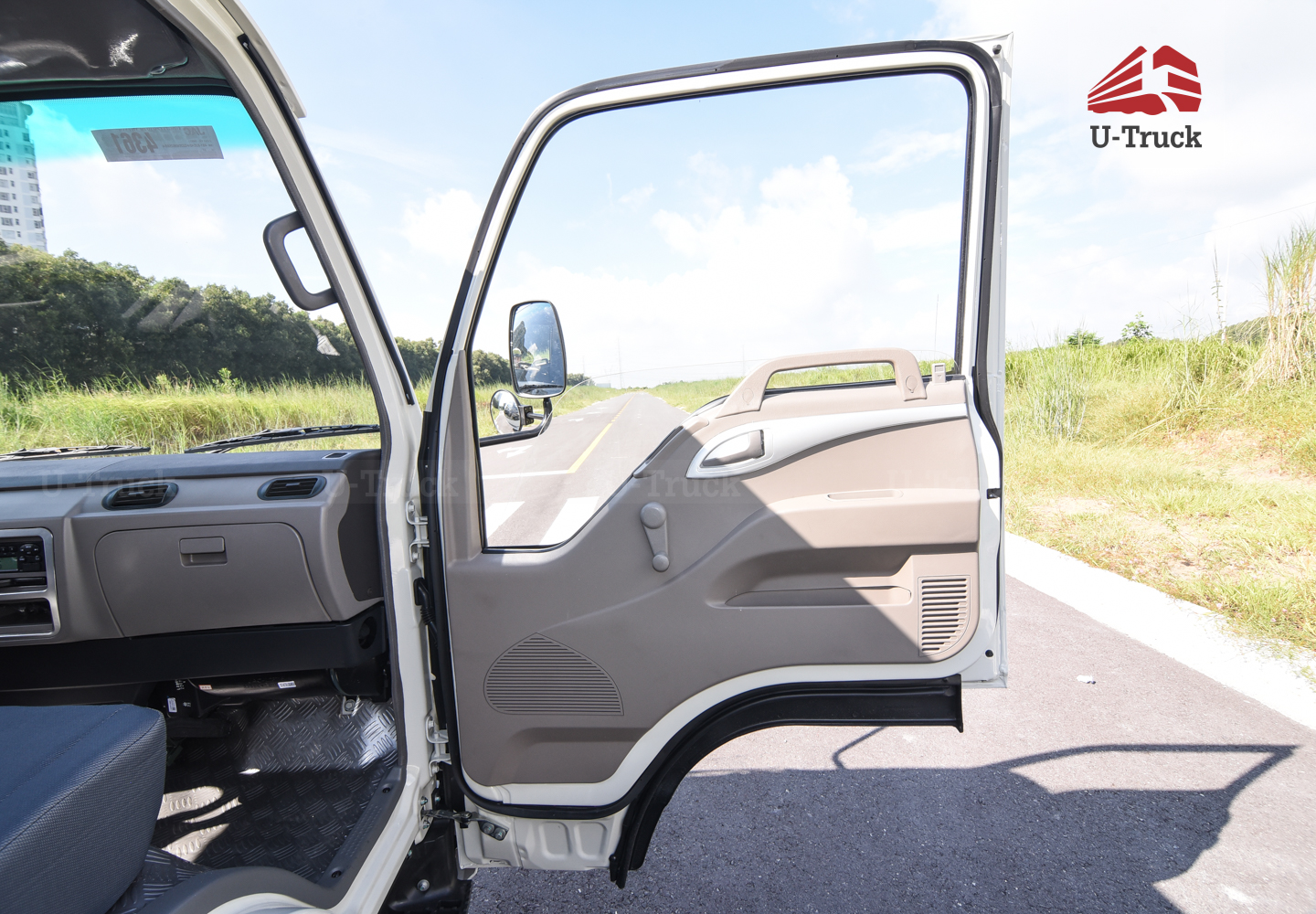 Xe tải JAC H360 Thùng trường lái 3T6