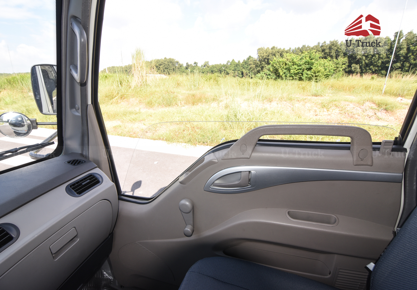 Xe tải JAC H360 Thùng trường lái 3T6