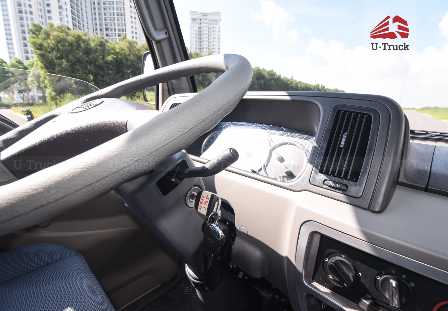 Xe tải JAC H360 Thùng trường lái 3T6