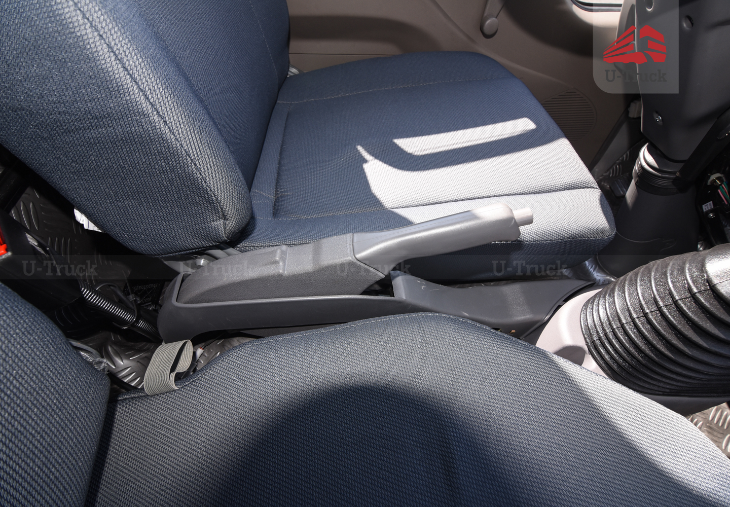 Xe tải JAC H360 Thùng trường lái 3T6