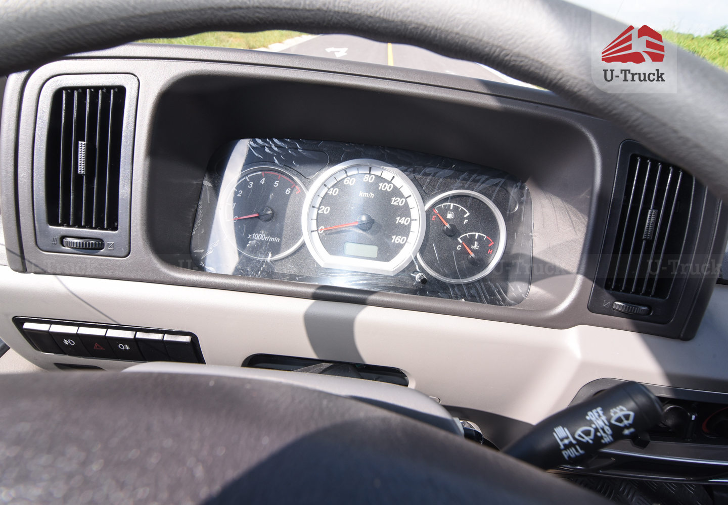 Xe tải JAC H360 Thùng trường lái 3T6