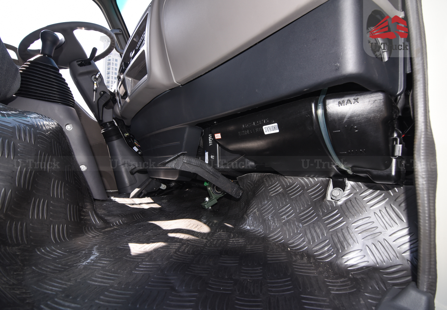 Xe tải JAC H360 Thùng trường lái 3T6