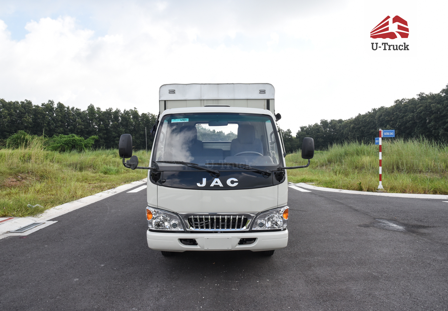 Xe tải JAC H360 Thùng trường lái 3T6