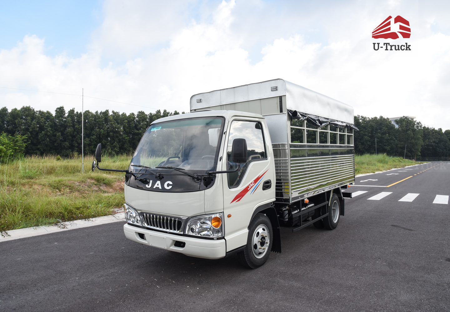 Xe tải JAC H360 Thùng trường lái 3T6