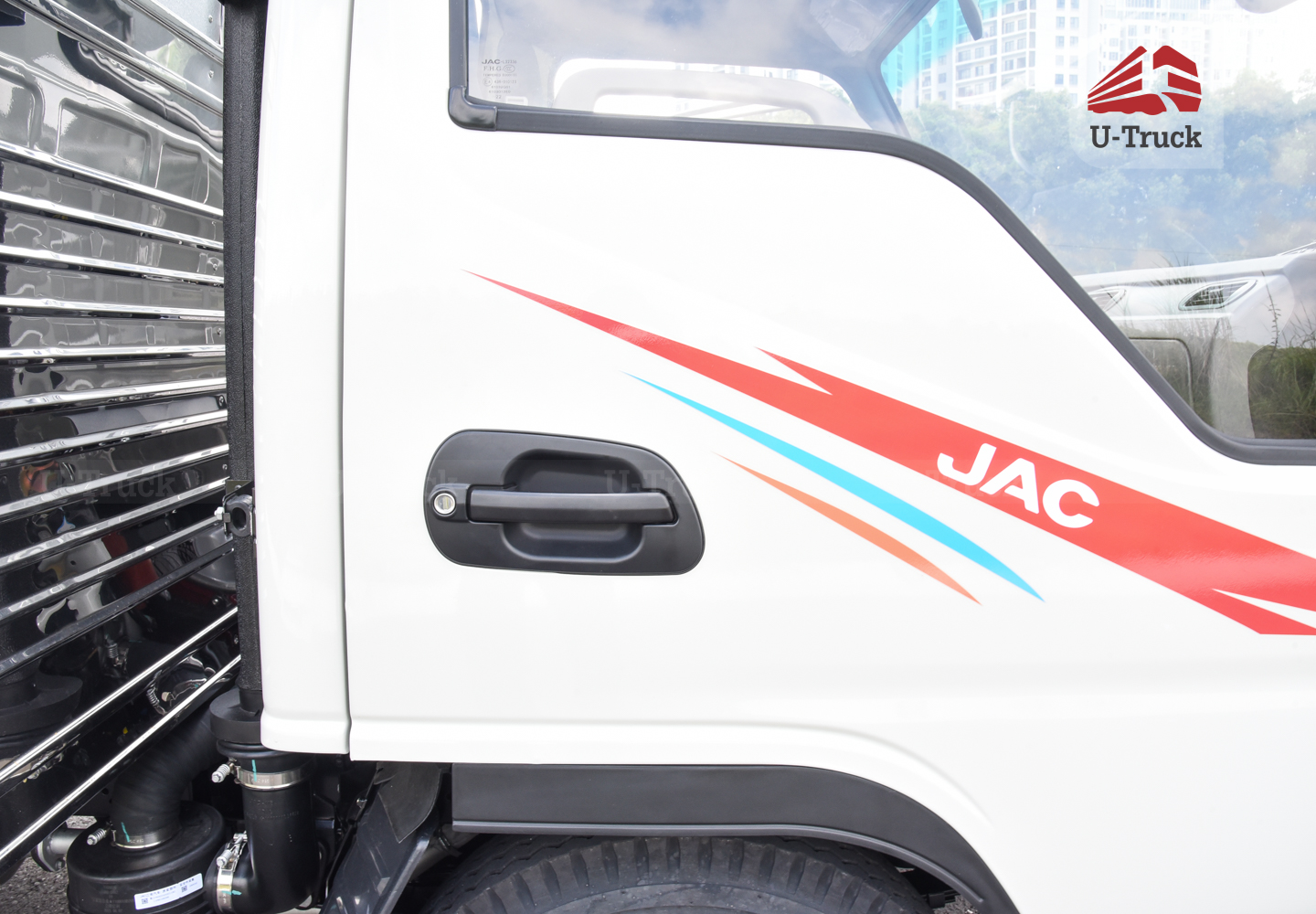 Xe tải JAC H360 Thùng trường lái 3T6