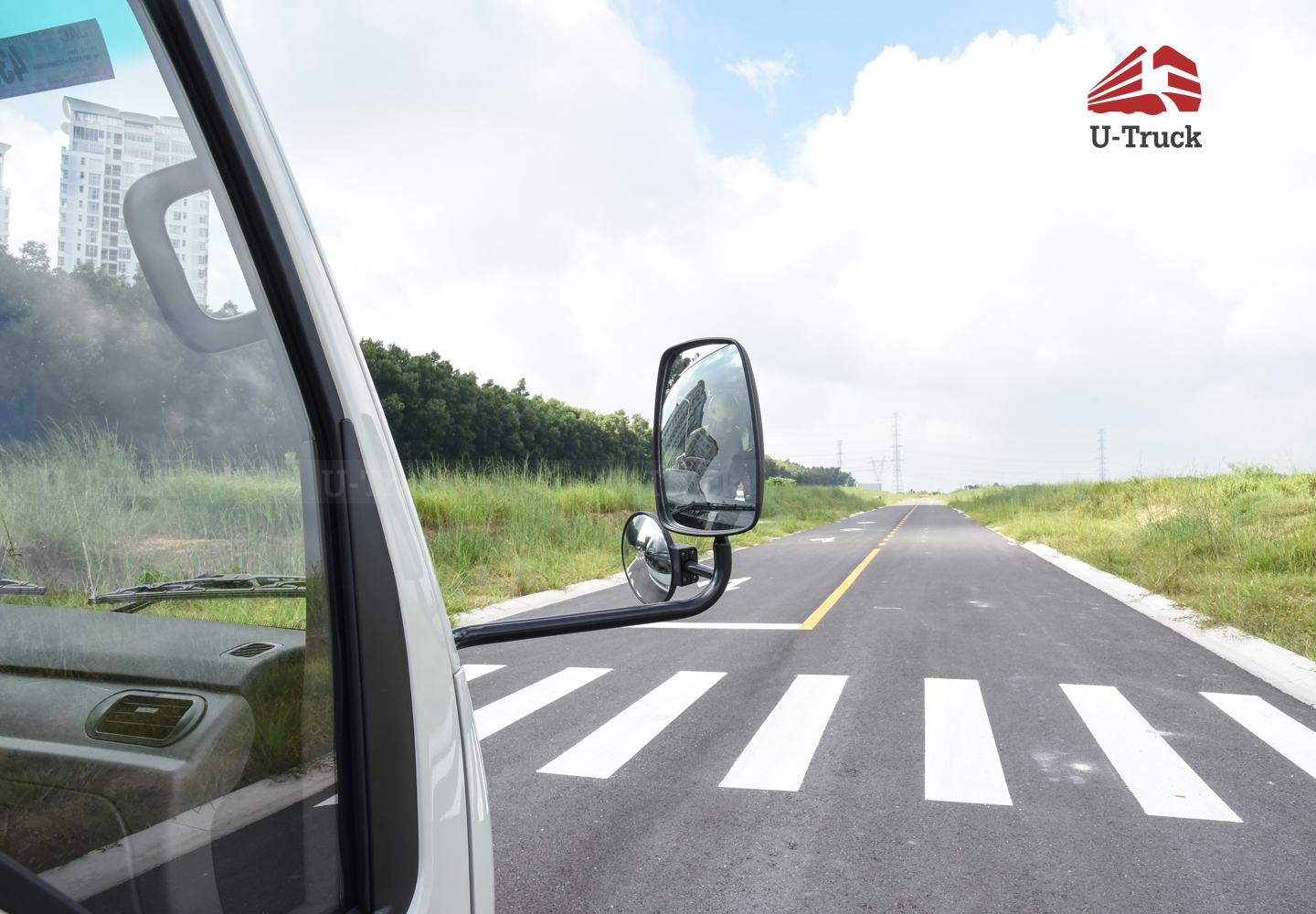 Xe tải JAC H360 Thùng trường lái 3T6