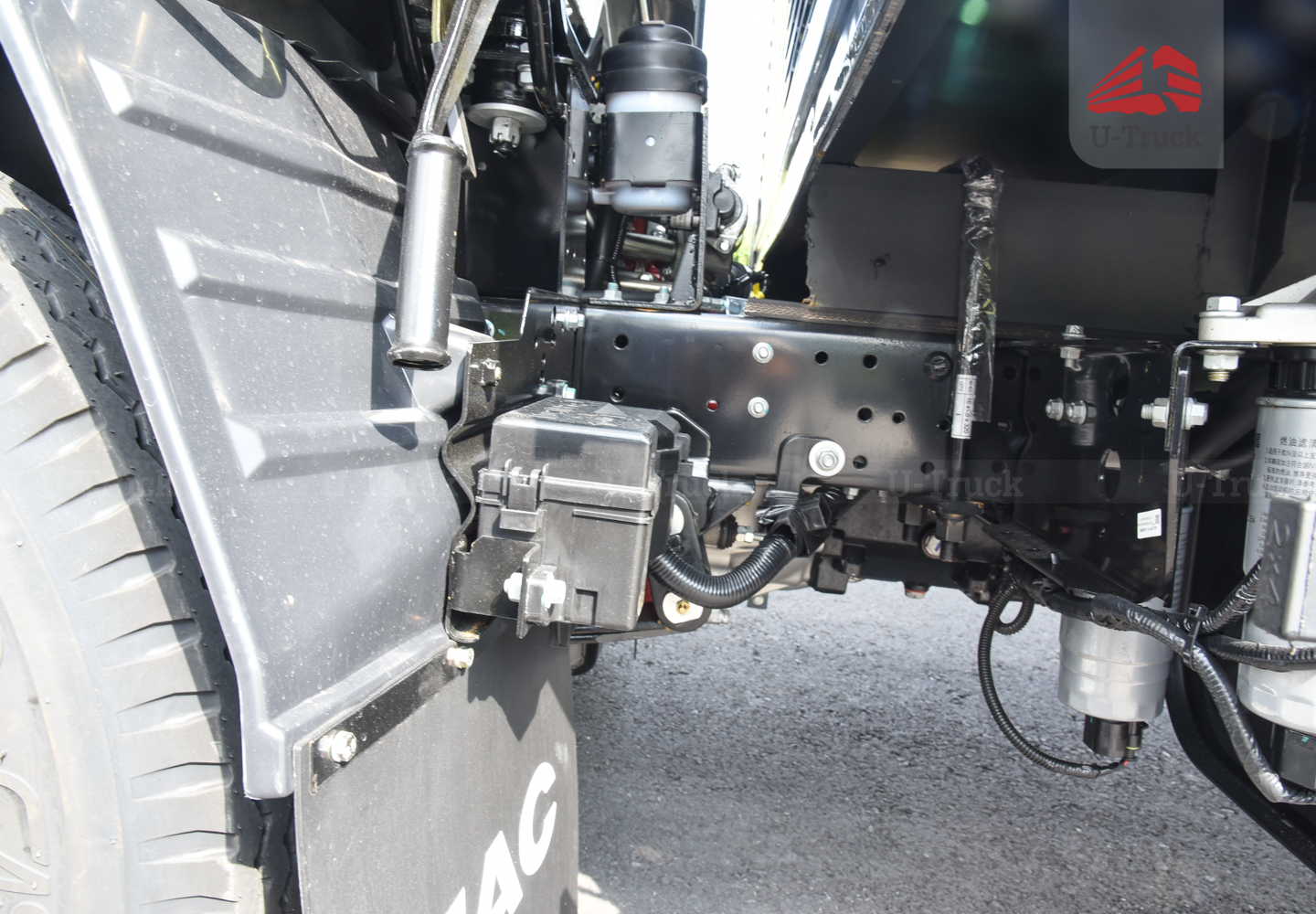 Xe tải JAC H360 Thùng trường lái 3T6