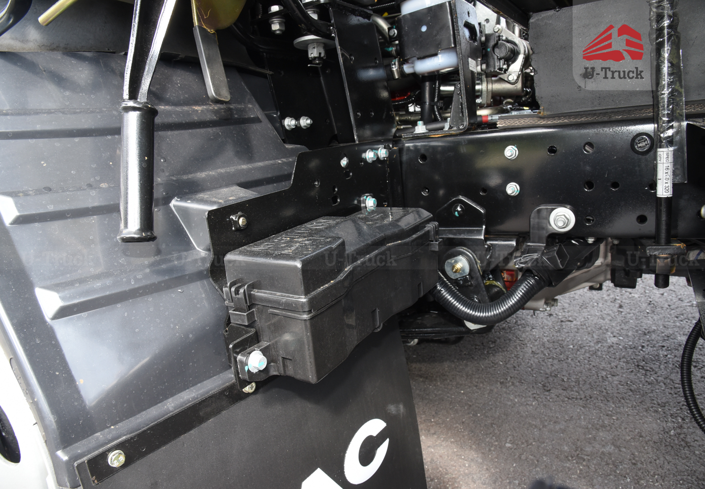 Xe tải JAC H360 Thùng trường lái 3T6