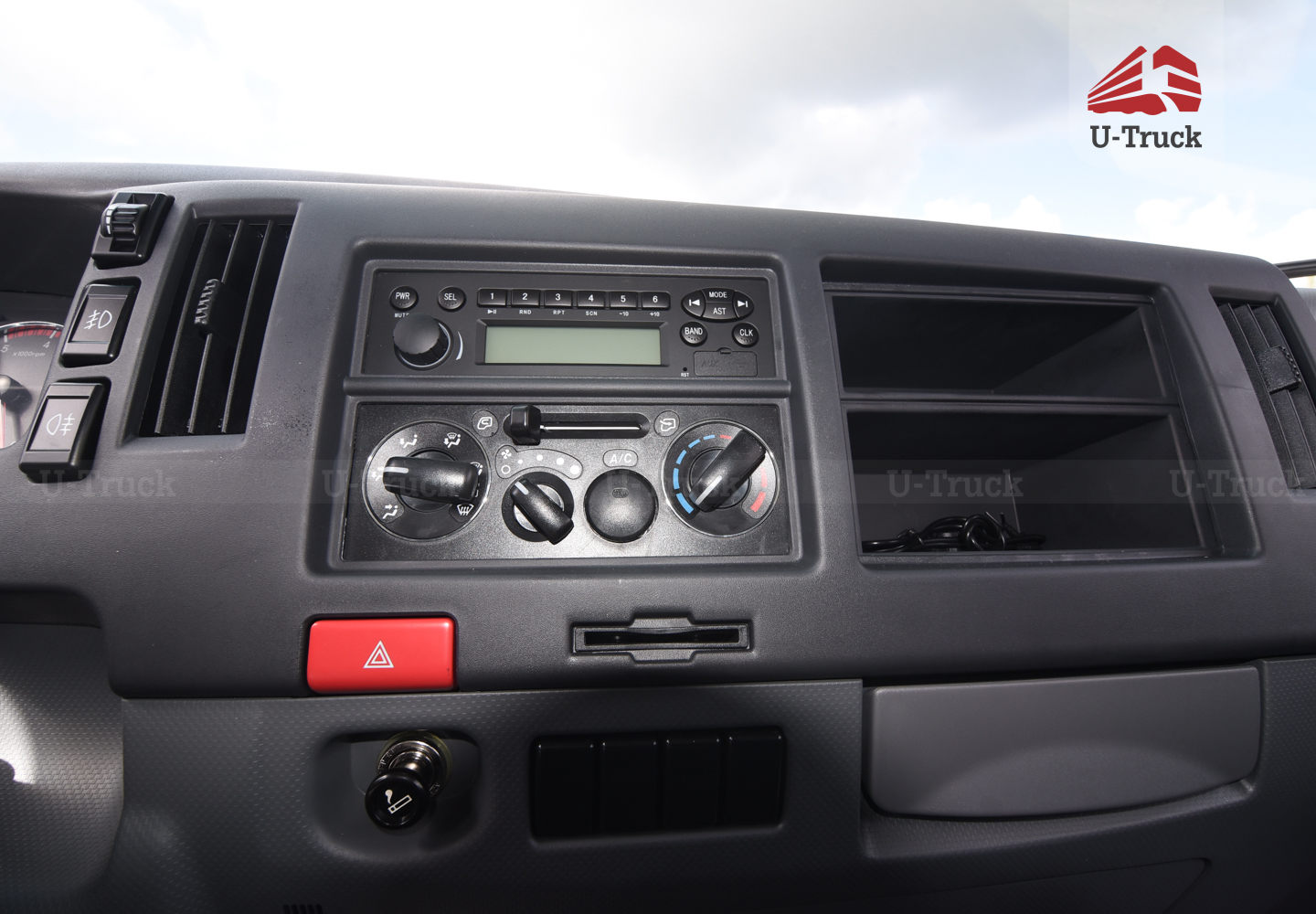 Xe tải JAC N200S Thùng bạt 1T9