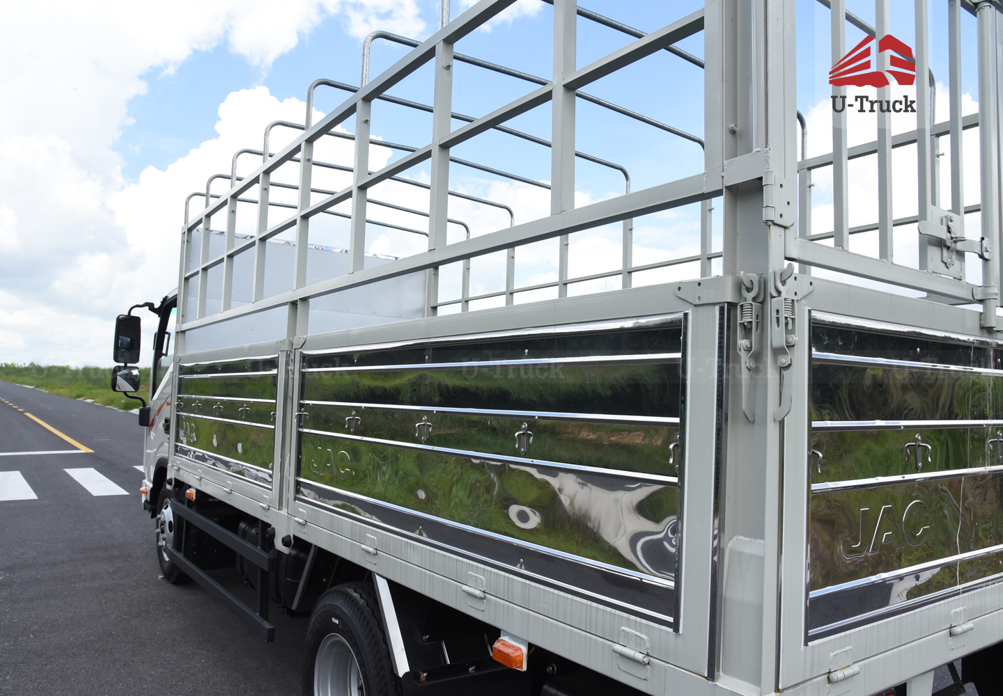 Xe tải JAC N200S Thùng bạt 1T9