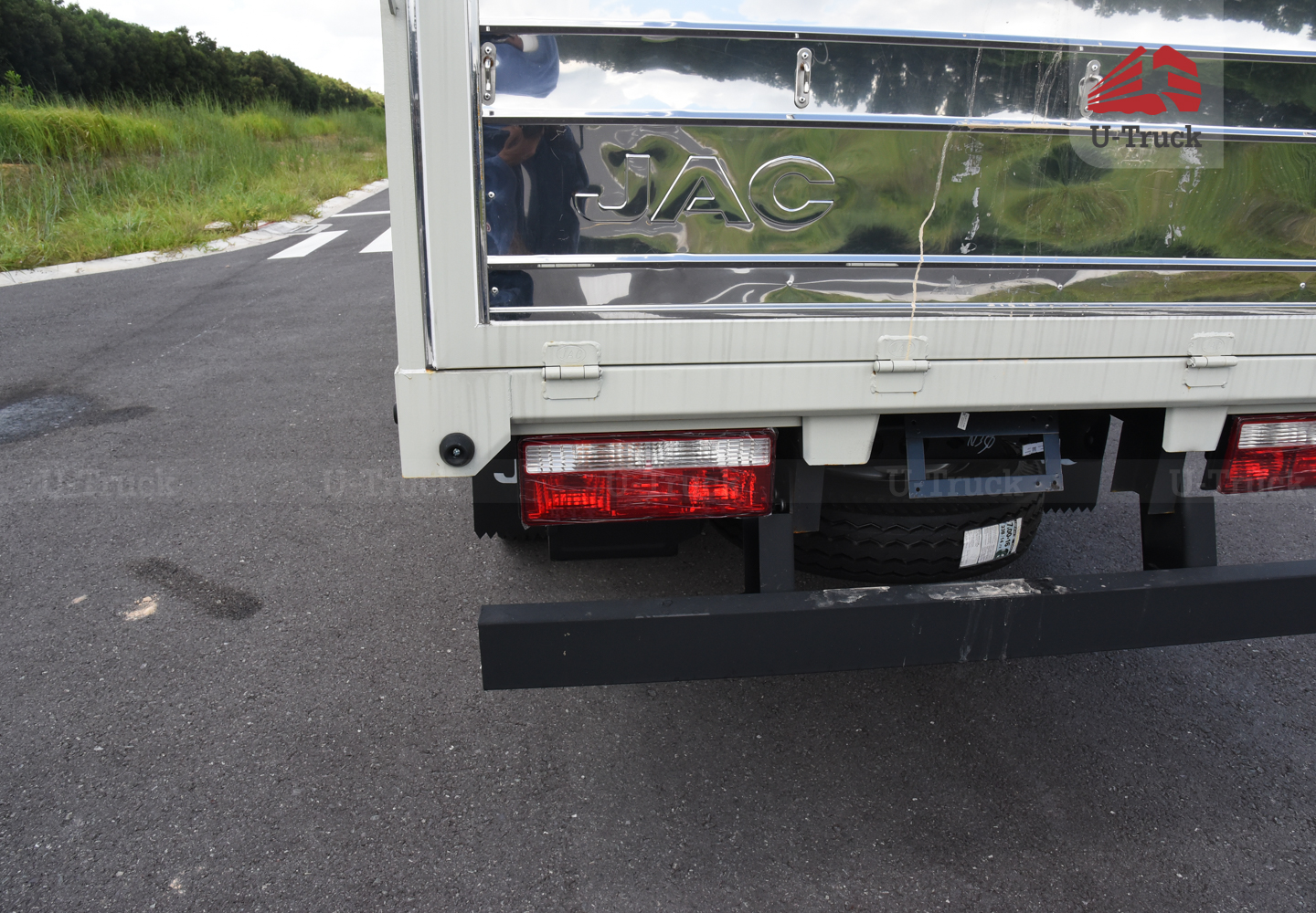 Xe tải JAC N200S Thùng bạt 1T9