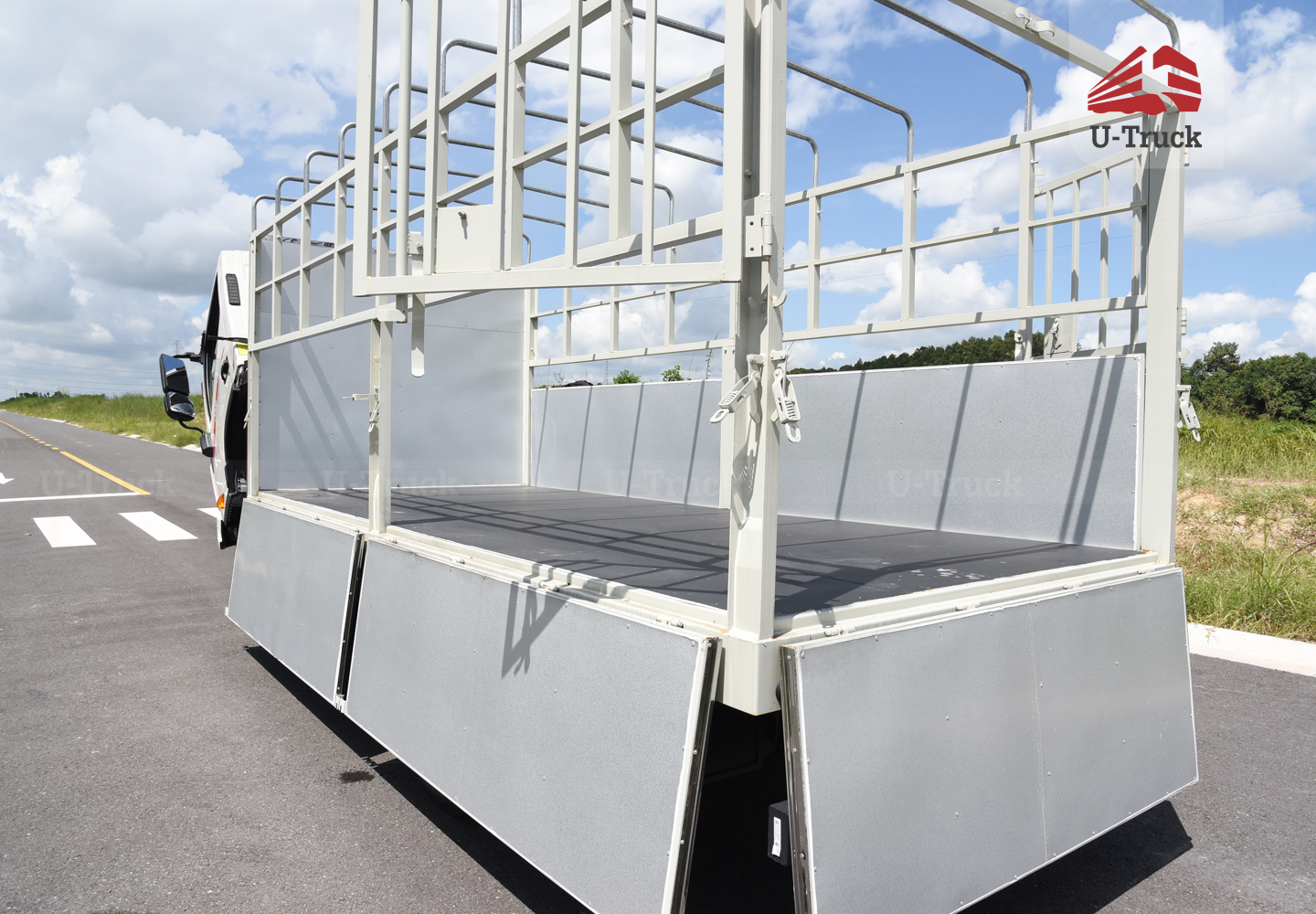 Xe tải JAC N200S Thùng bạt 1T9