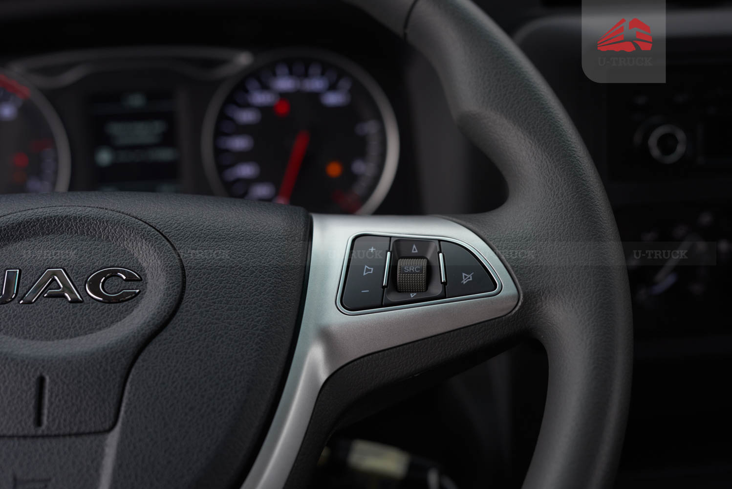 Xe tải JAC N200S EA5 thùng kín