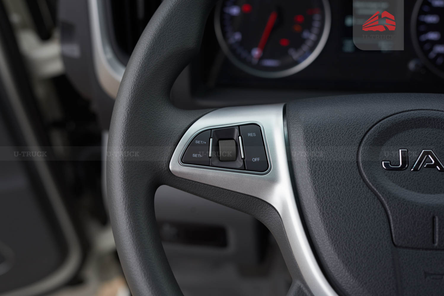 Xe tải JAC N200S EA5 thùng kín