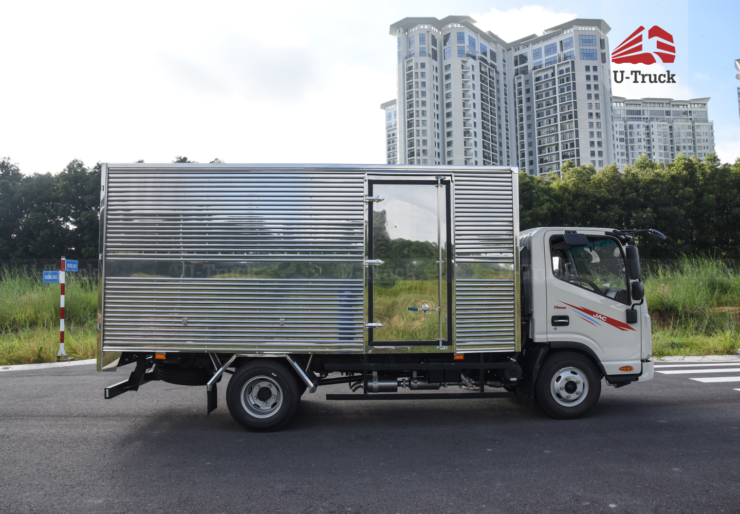 Xe tải JAC N200S Thùng kín 1T9