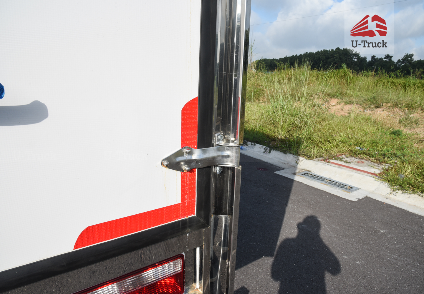 Xe tải JAC N200S Thùng kín 1T9