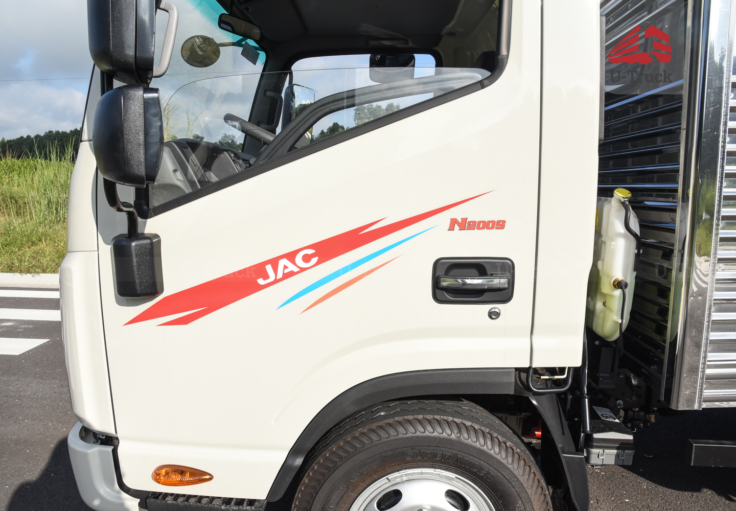 Xe tải JAC N200S Thùng kín 1T9