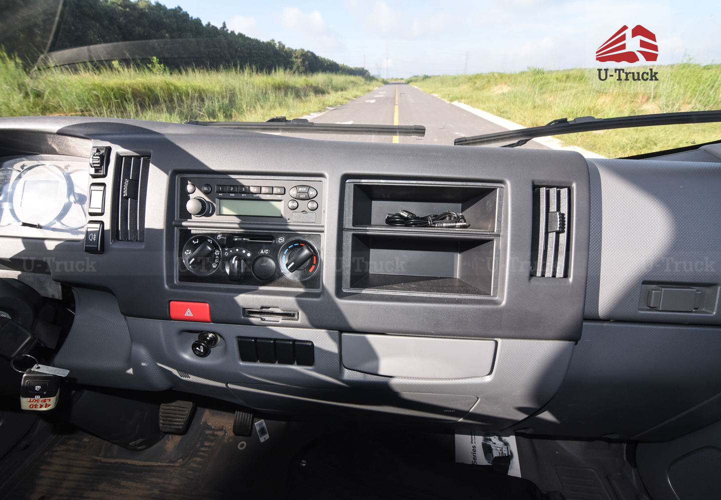 Xe tải JAC N200S Thùng kín 1T9