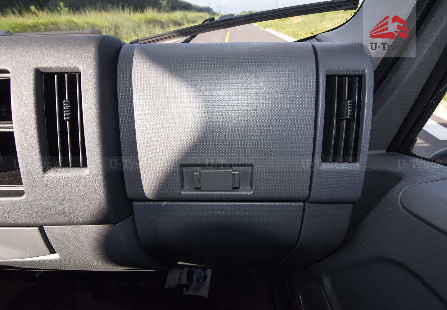 Xe tải JAC N200S Thùng kín 1T9