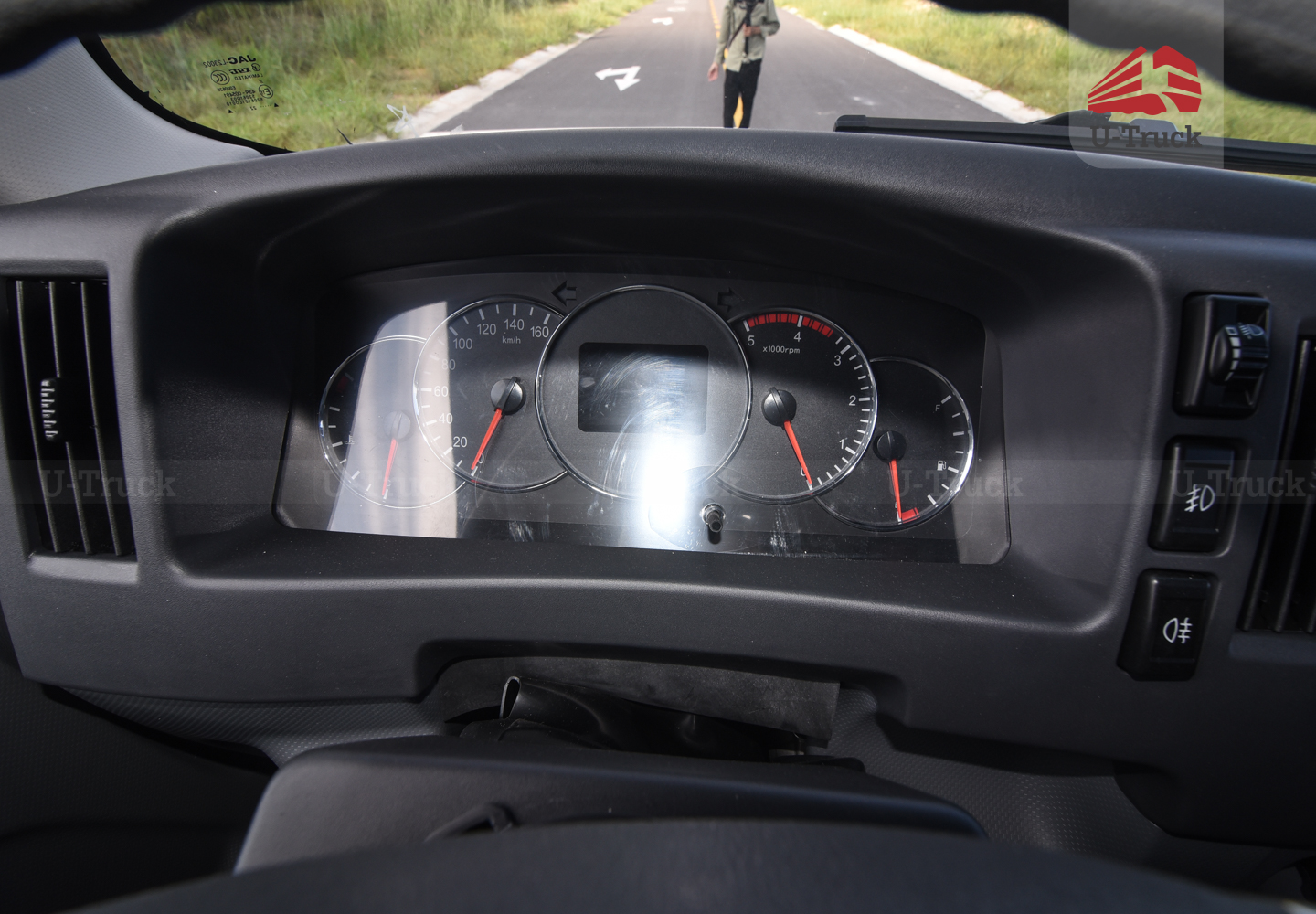 Xe tải JAC N200S Thùng kín 1T9