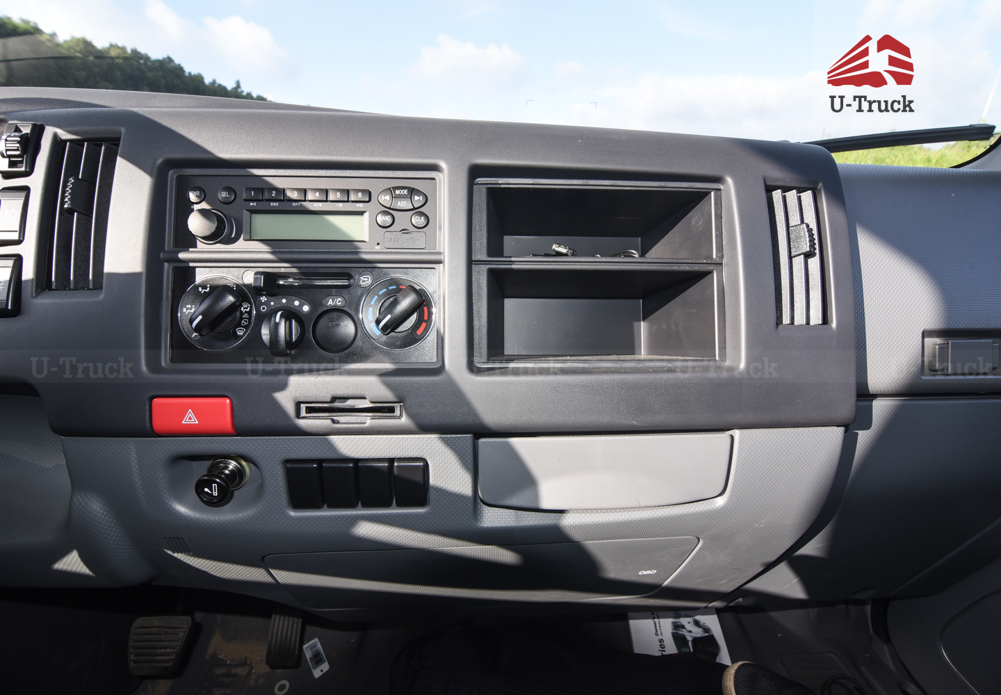 Xe tải JAC N200S Thùng kín 1T9