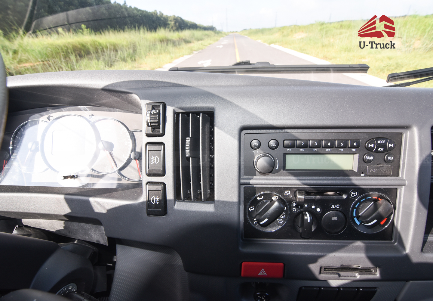 Xe tải JAC N350S 4X2 Thùng kín