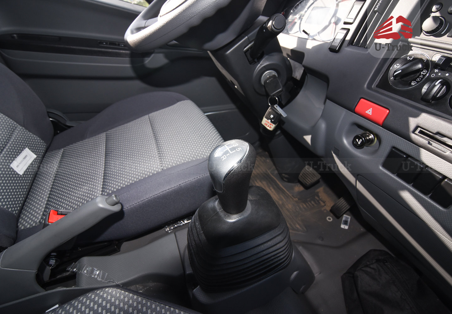 Xe tải JAC N350S 4X2 Thùng kín