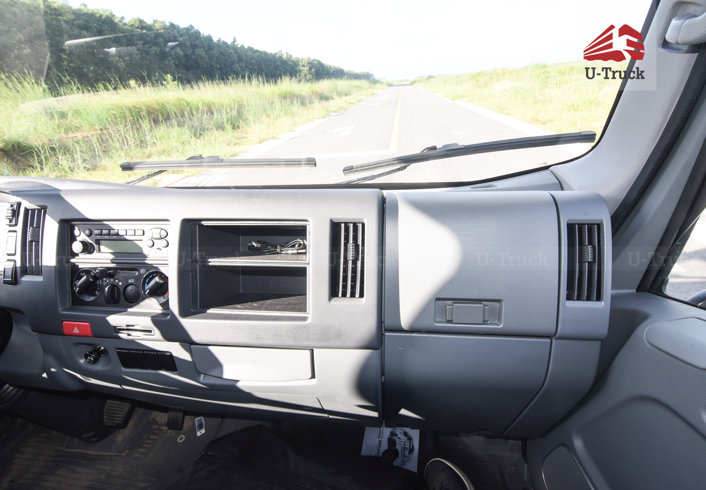 Xe tải JAC N350S 4X2 Thùng kín