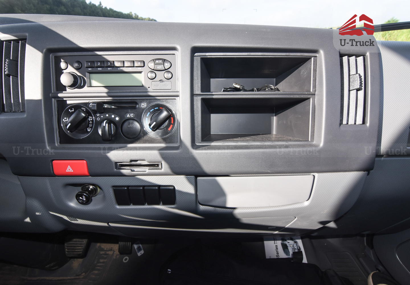 Xe tải JAC N350S 4X2 Thùng kín