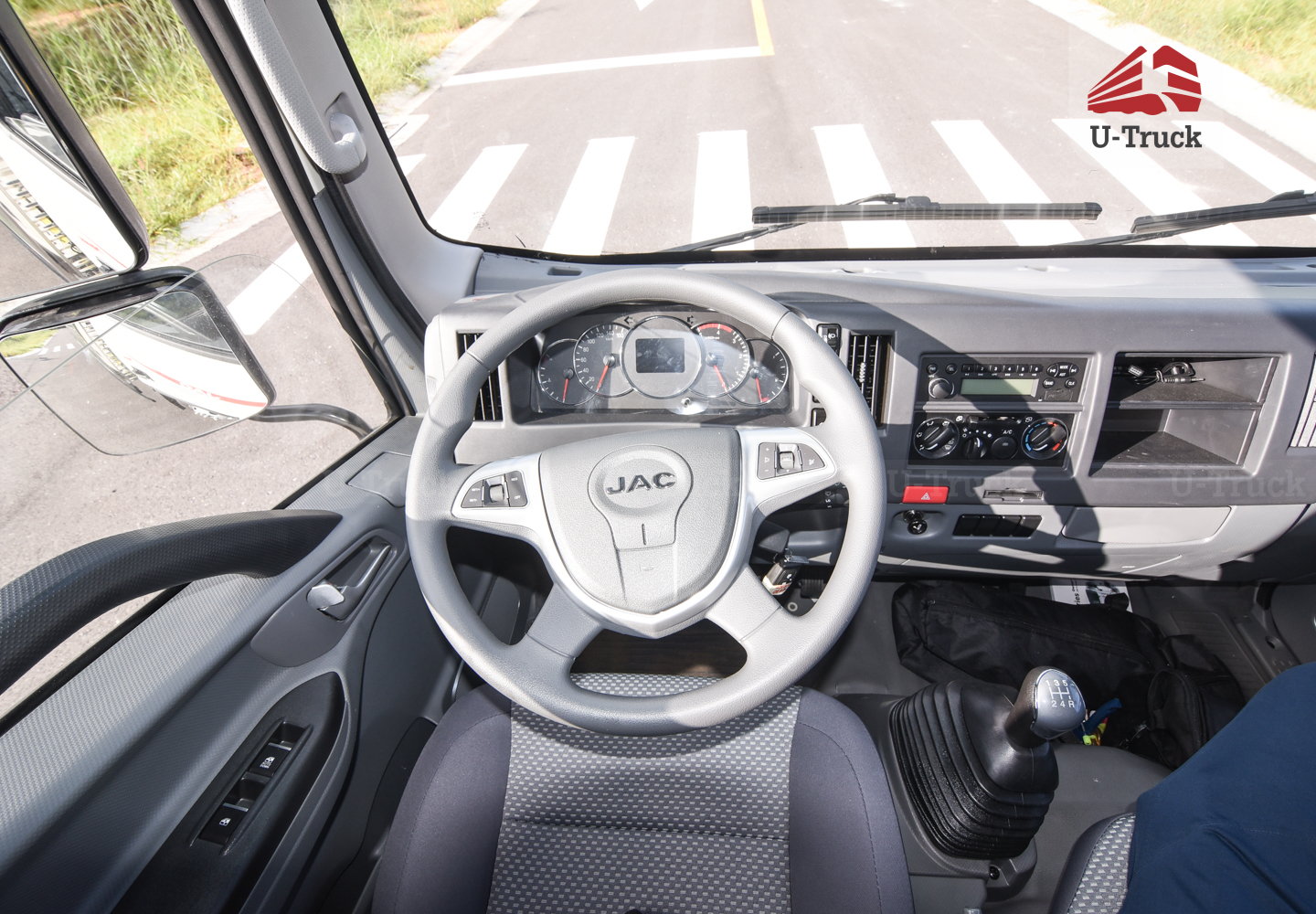 Xe tải JAC N350S 4X2 Thùng kín