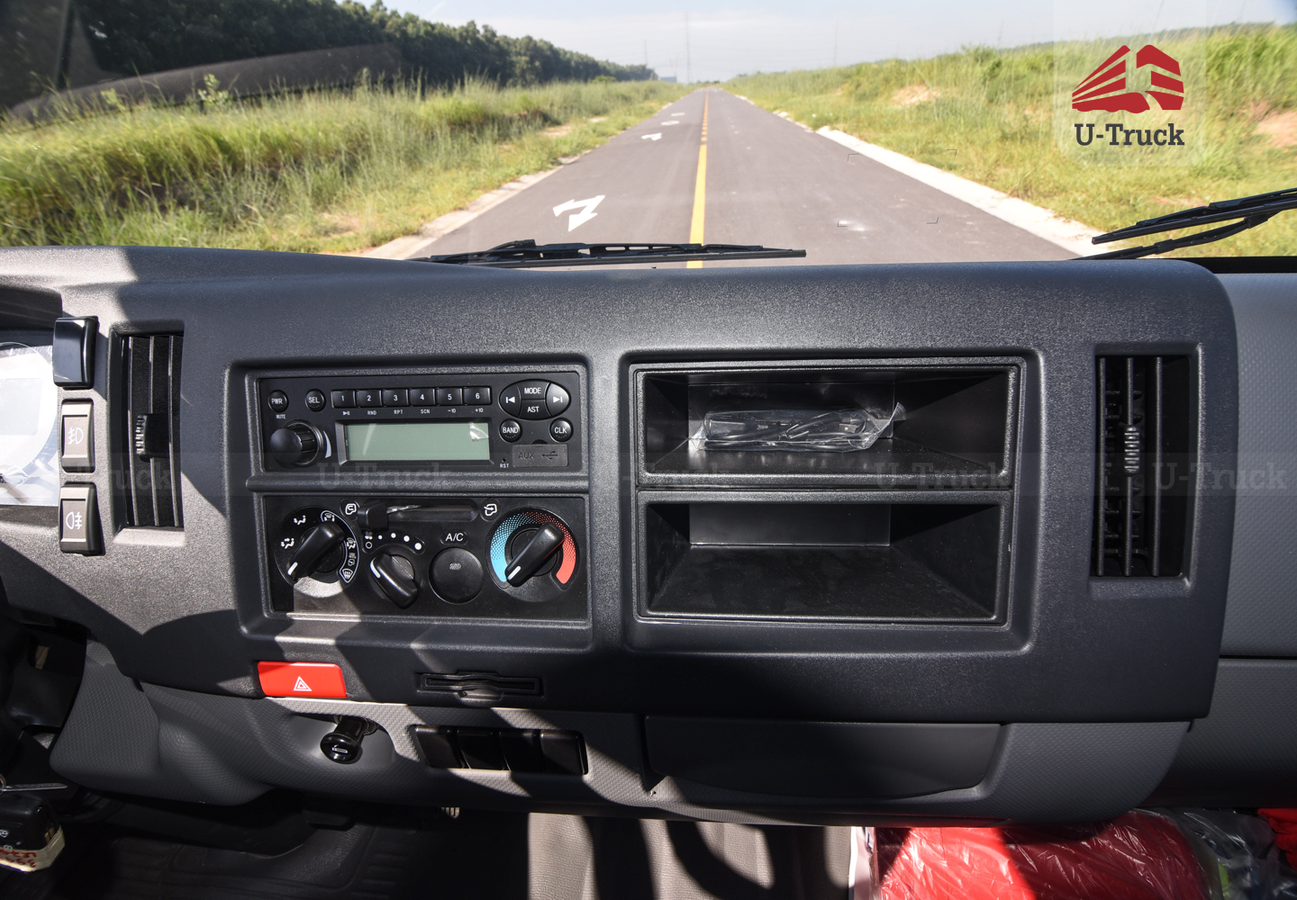 Xe tải JAC N650S Plus Thùng bạt 6T6