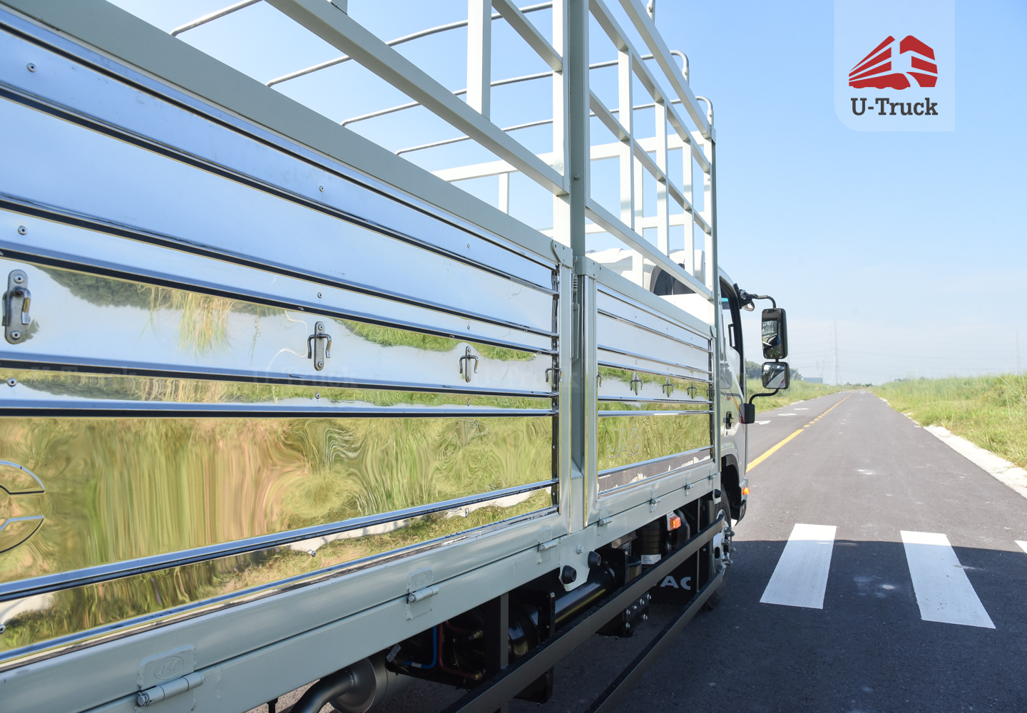 Xe tải JAC N650S Plus Thùng bạt 6T6