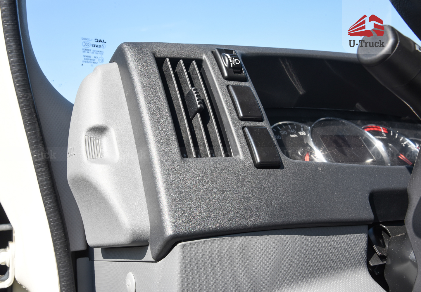 Xe tải JAC N650S Plus Thùng bạt 6T6