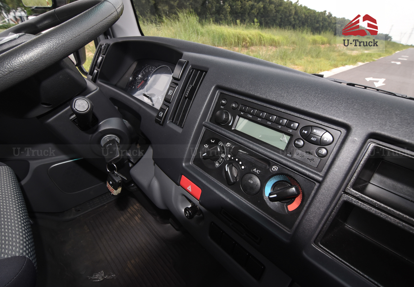 Xe tải JAC N680 Thùng kín 6T4