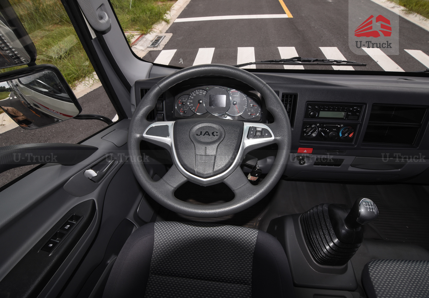 Xe tải JAC N680 Thùng kín 6T4