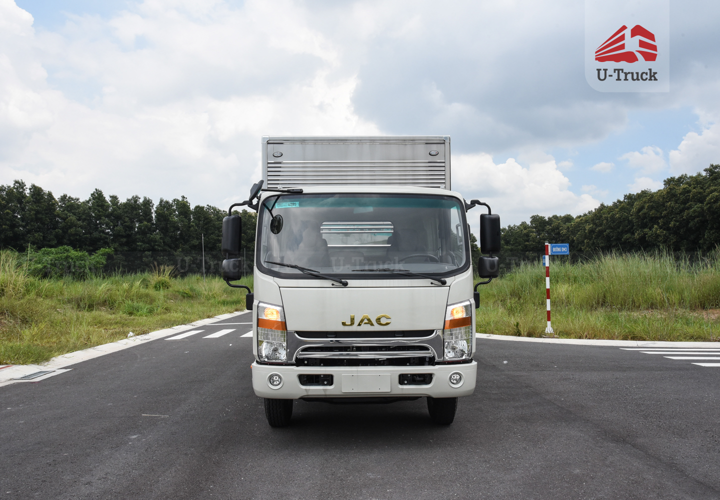 Xe tải JAC N680 Thùng kín 6T4