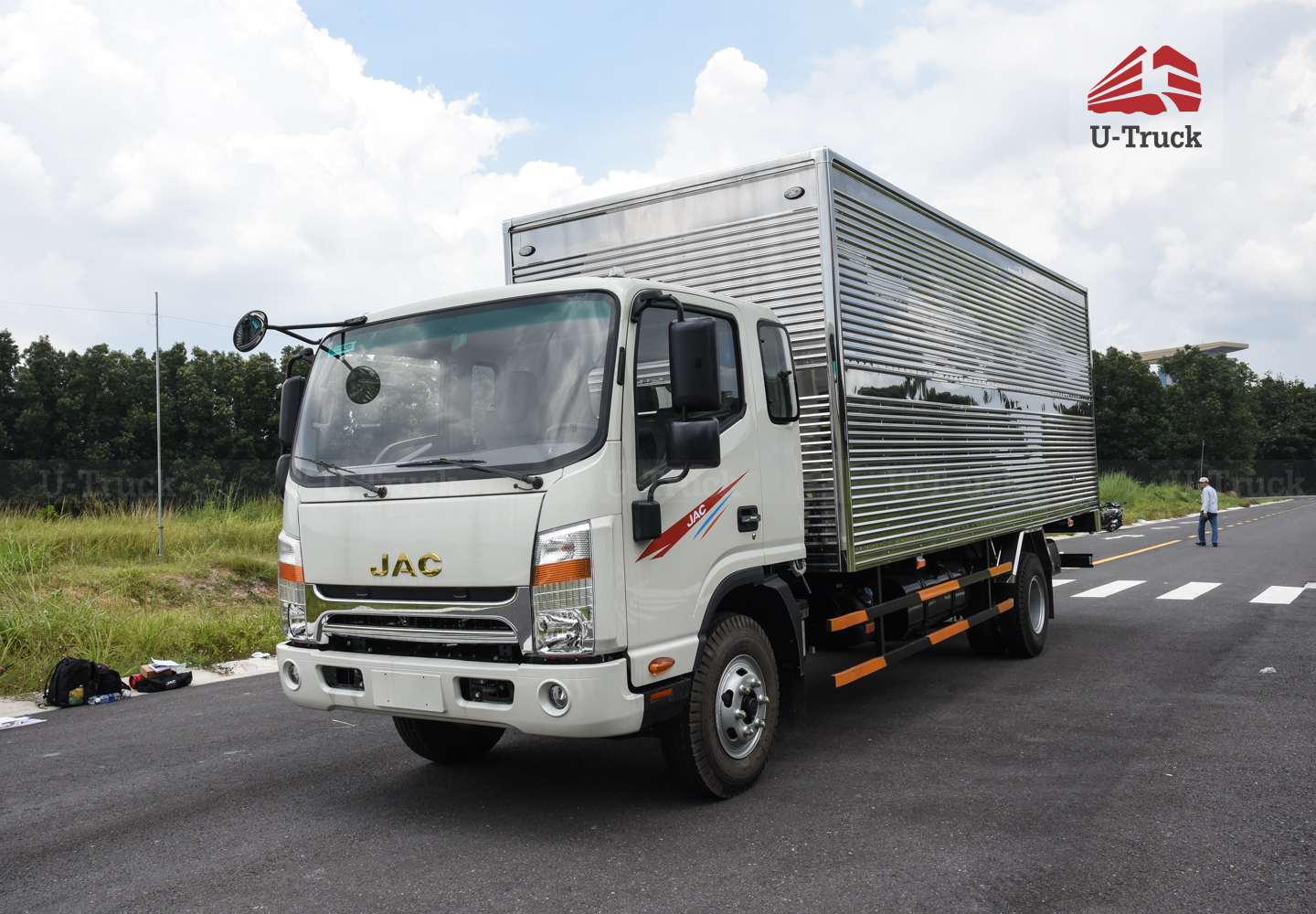 Xe tải JAC N680 Thùng kín 6T4