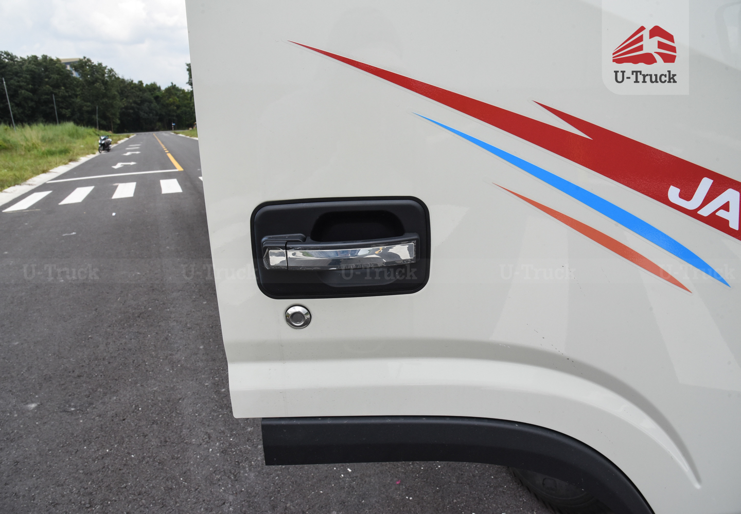 Xe tải JAC N680 Thùng kín 6T4