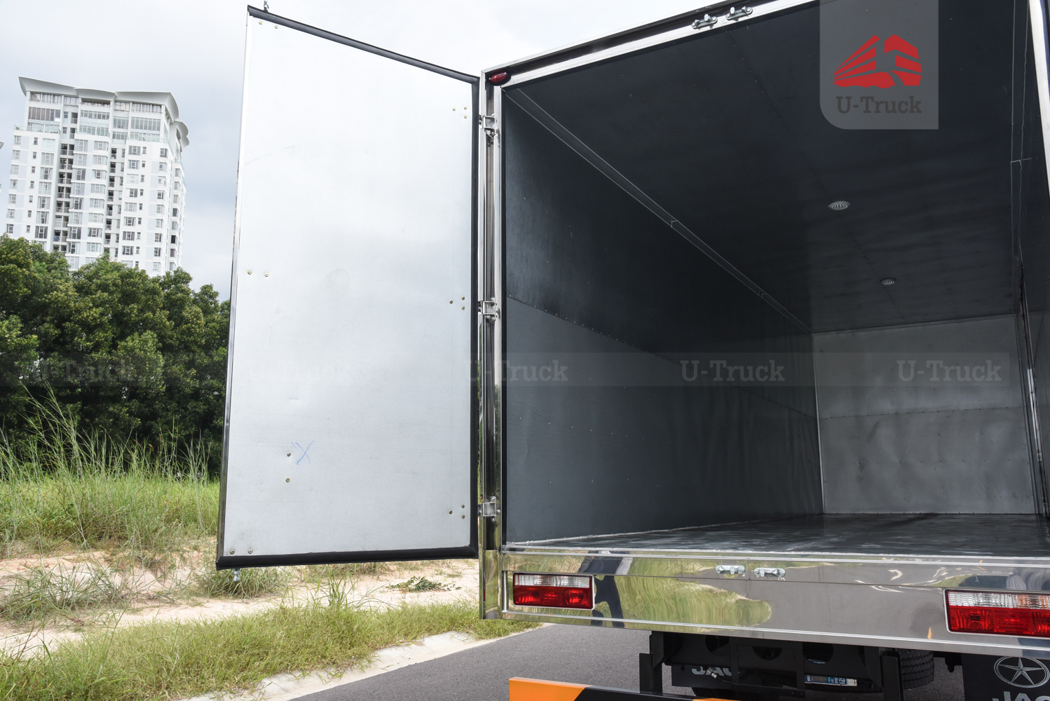 Xe tải JAC N800S Plus Thùng kín 8T1