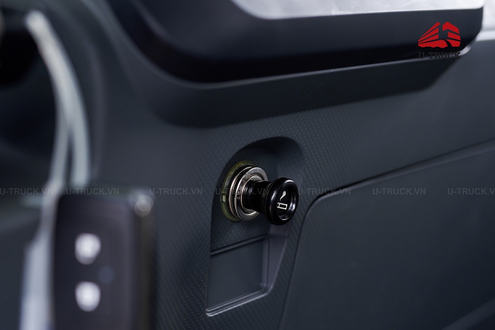 Xe tải JAC N900 PLUS E5 thùng kín